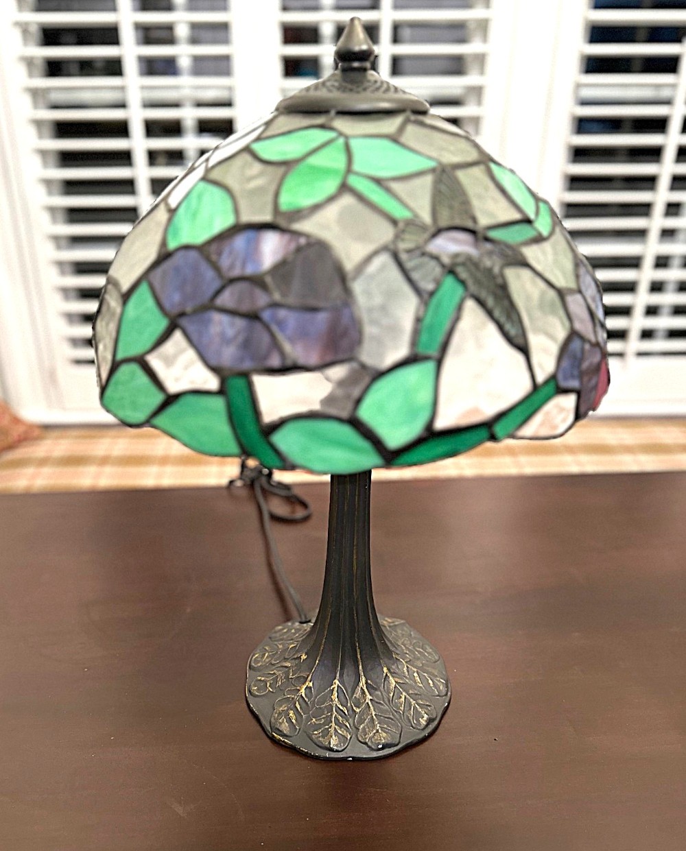 Tiffany-Style Stained Glass Lamp With Purple Hummingbirds