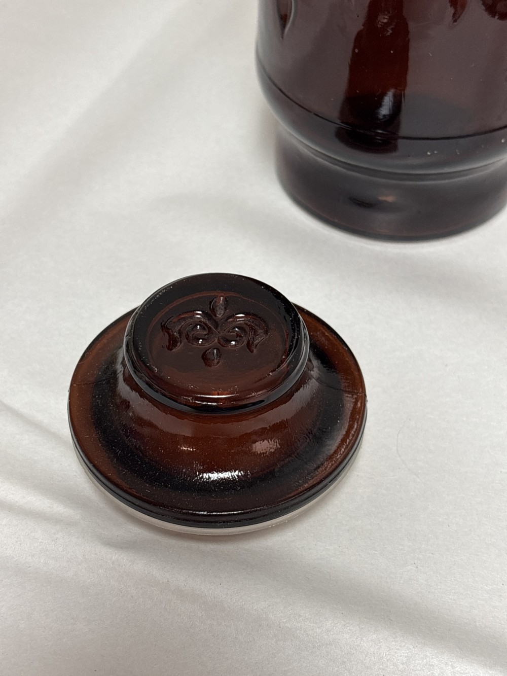 Borden Dark Amber Glass Fleur-De-Lis Apothecary Jar ~9.5 inch H x 3.5 inch W
