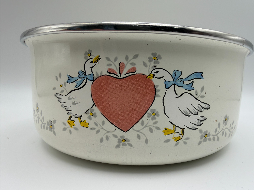 Vintage 1980s Country Geese Porcelain Enamelware Bowl – Heart & Blue Bows