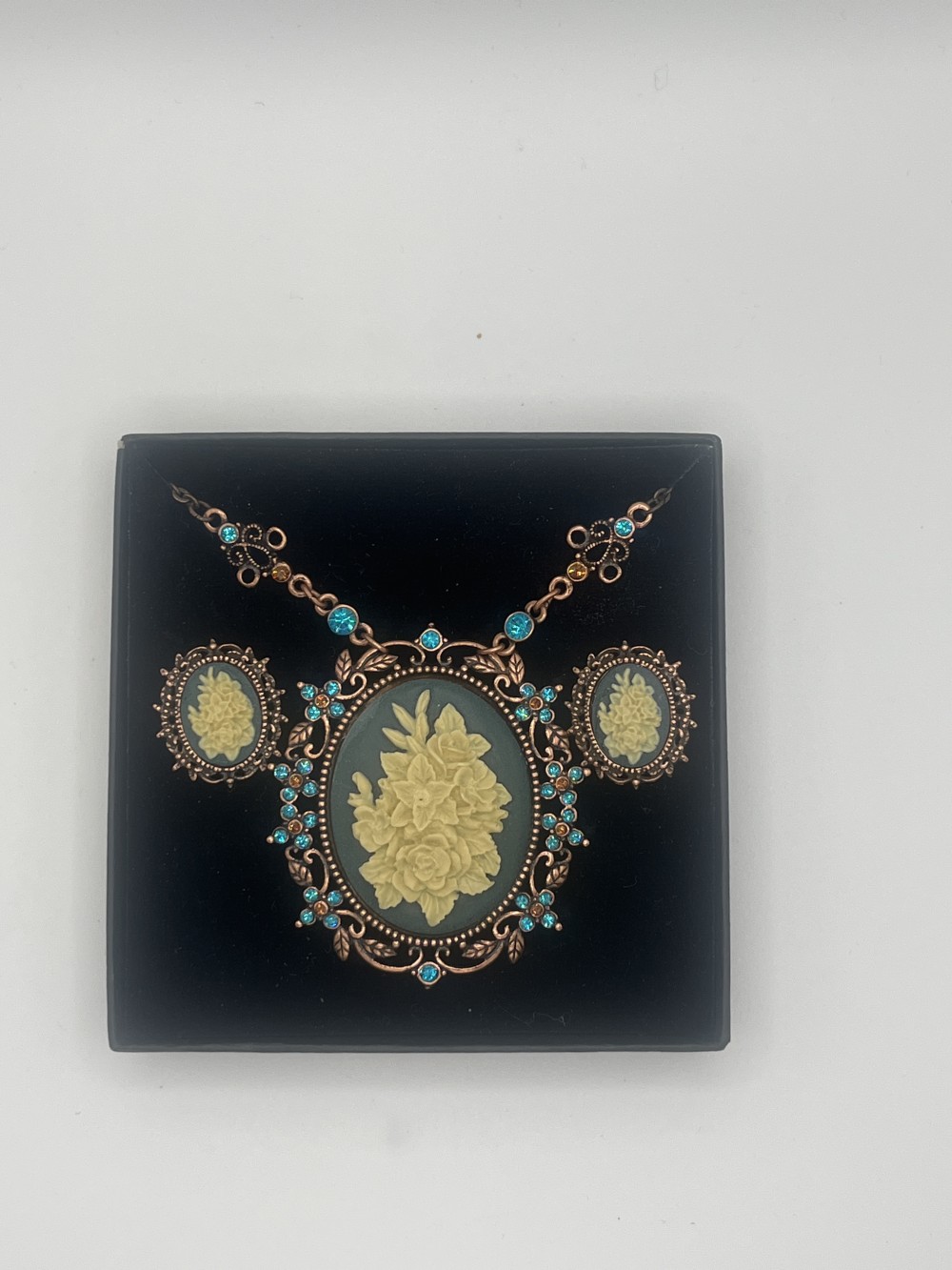 1970’s Cameo jewelry set