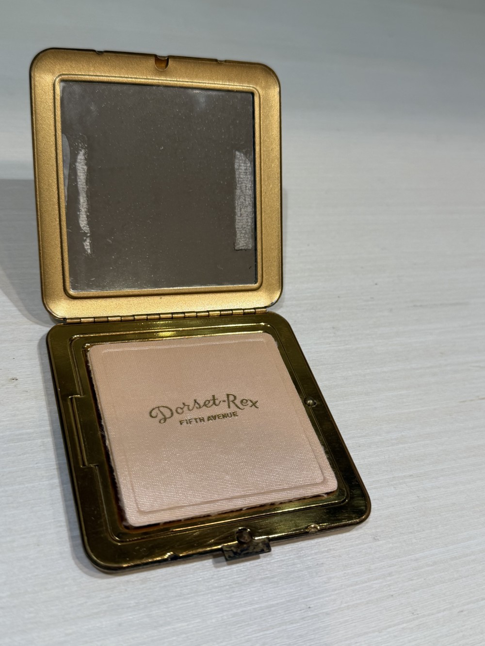 Vintage Fifth Avenue Compact