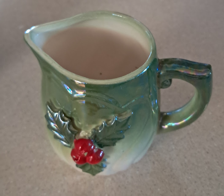 Holly & Berry Holiday Sugar & Creamer Set