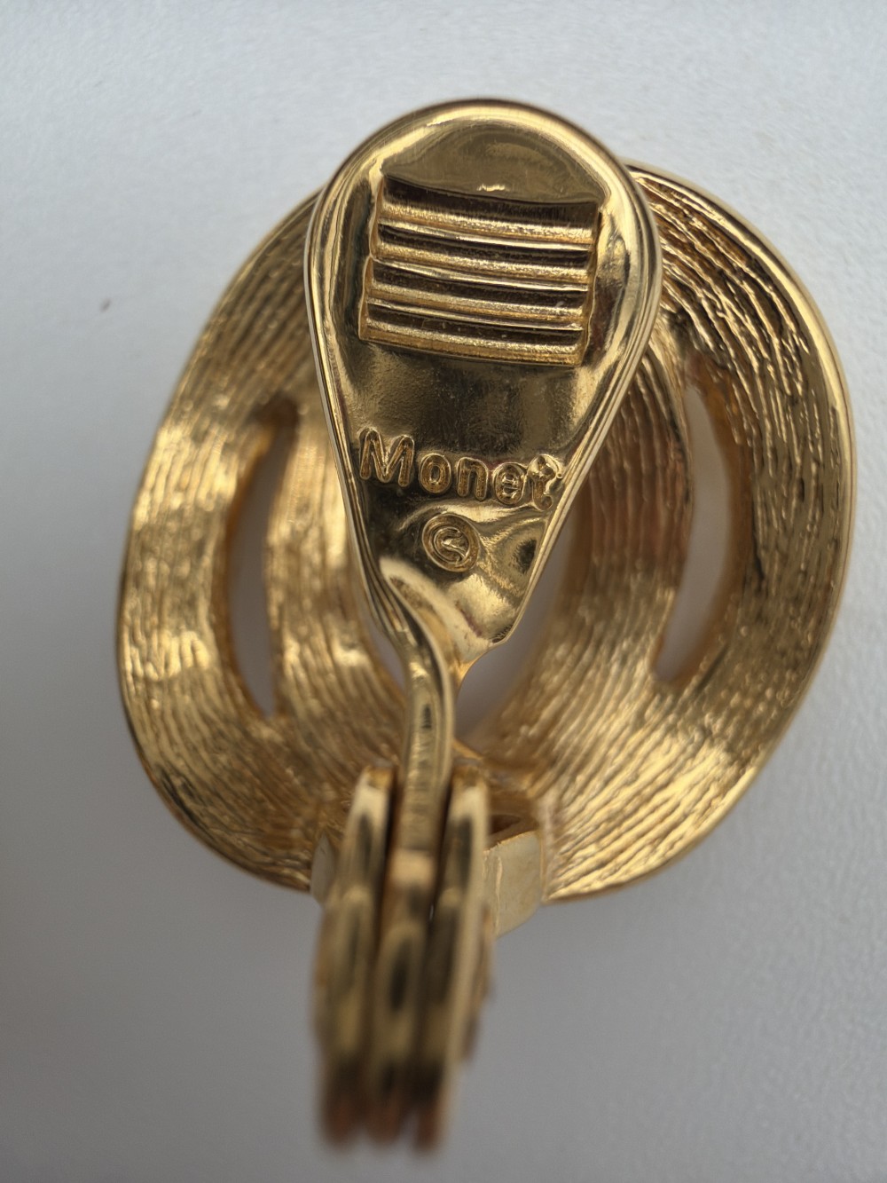 Vintage Monet Gold Tone Interlocking Open Oval Clip-On Earrings