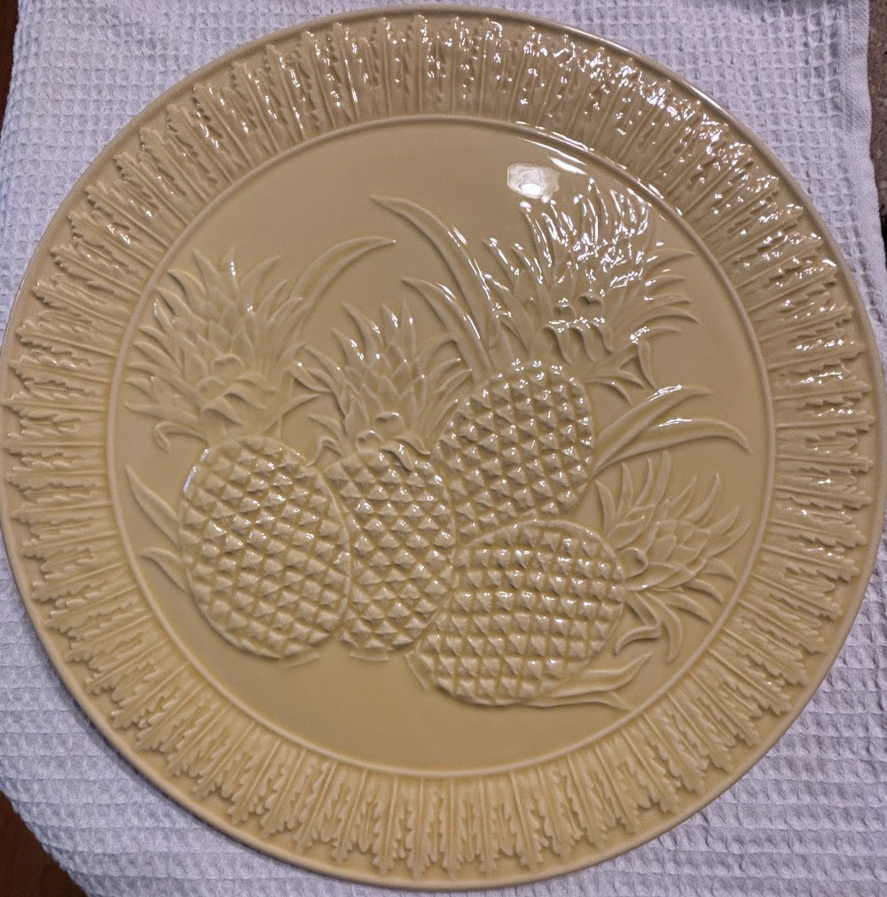 Ceramic Bordallo Pinheiro Majolica serving plate yellow emobssed pineapples serving