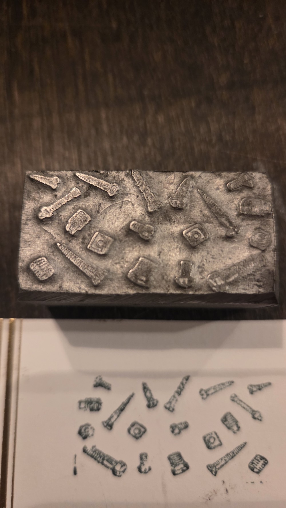 DO-1827 vtg printing block Hardware