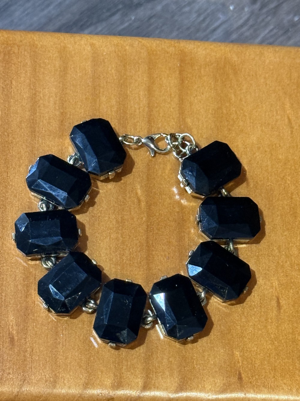 Bracelet Black Rectangle Jewels Set in Antique Gold