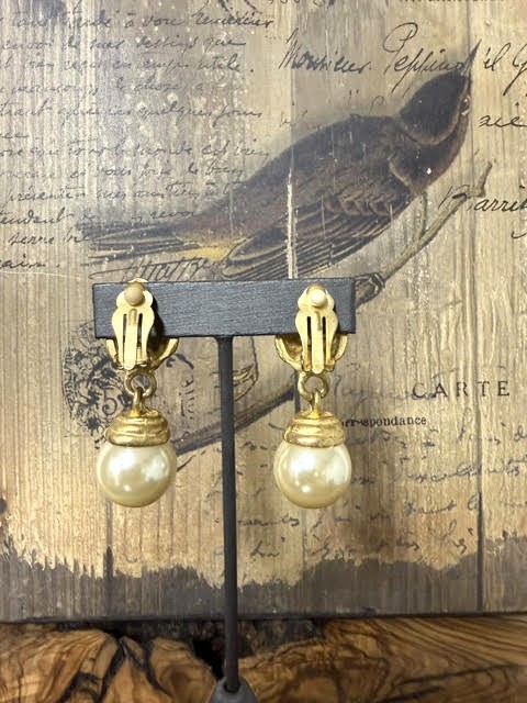 1980s Large Faux Pearl Earrings Gold Tone Metal Clip Earrings