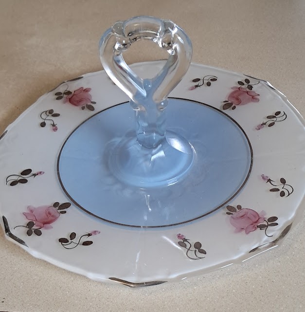 Mid-Century Pink Rose Sandwich Tray (11