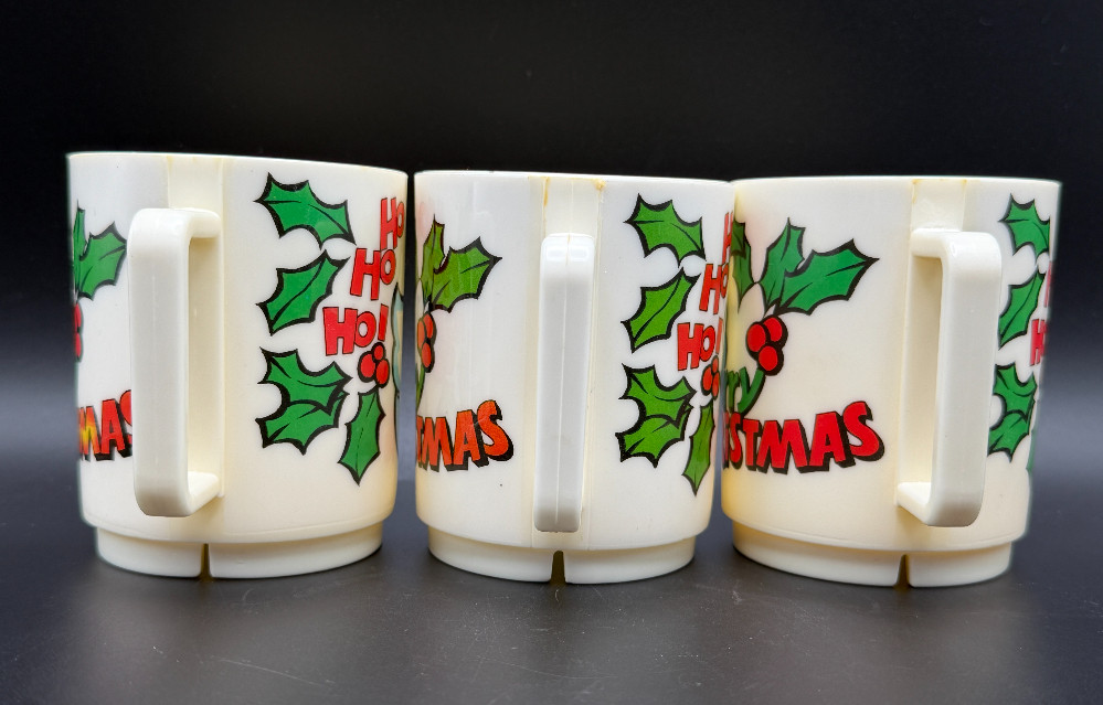 Vintage Deka Plastic Stacking Santa Claus Mugs - Set of 3 Merry Christmas Ho Ho Ho