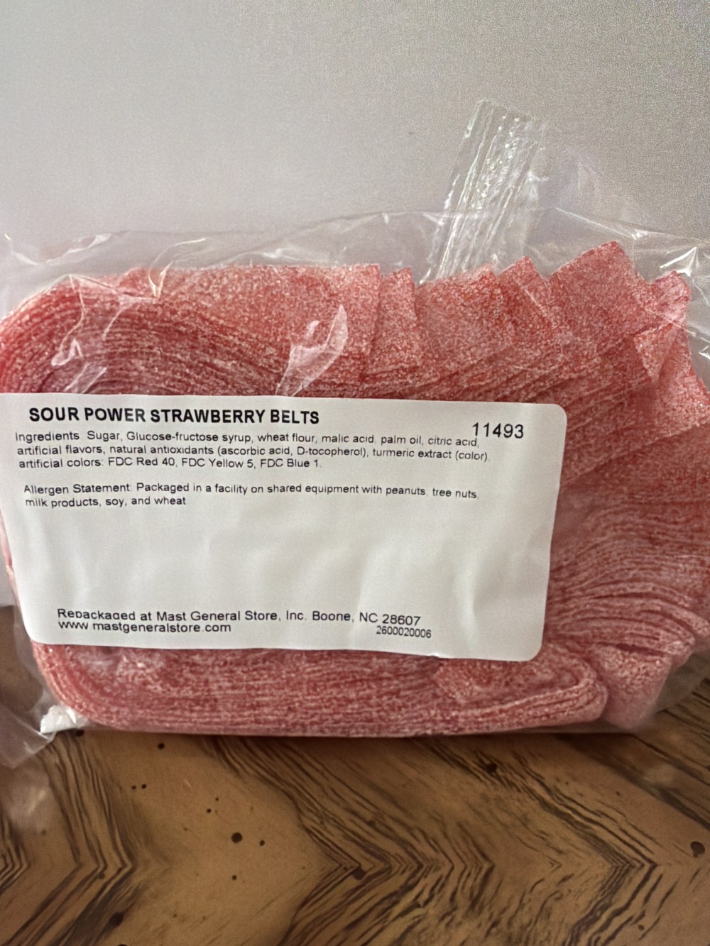 Sour power strawberry belts candy