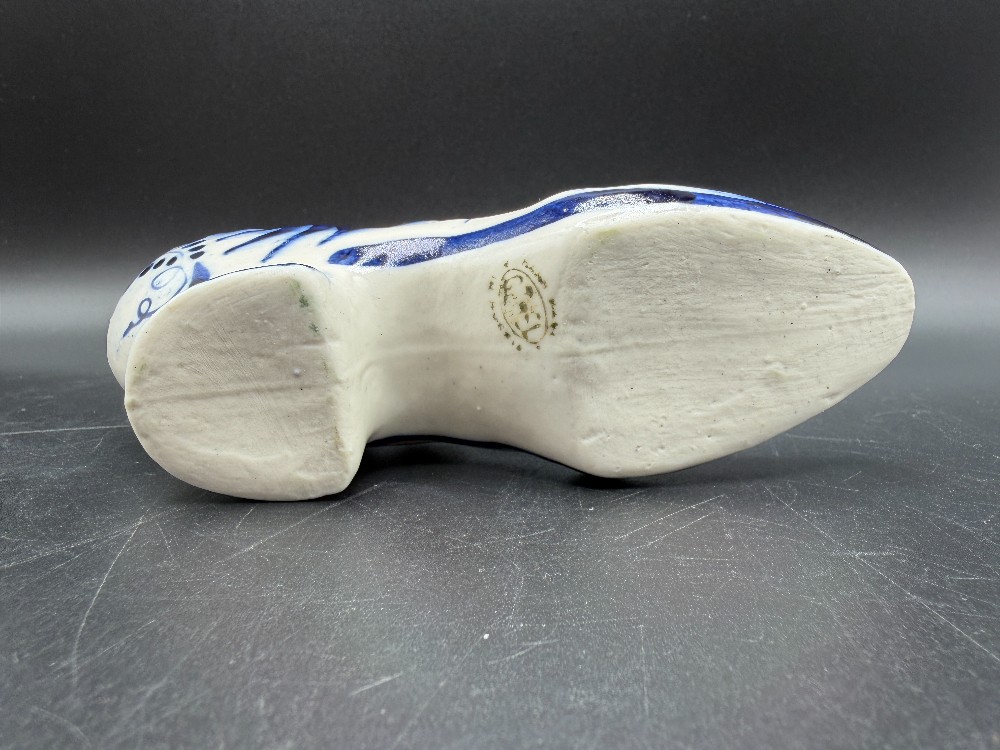 Vintage Gzhel Russian Porcelain Decorative Shoe Figurine
