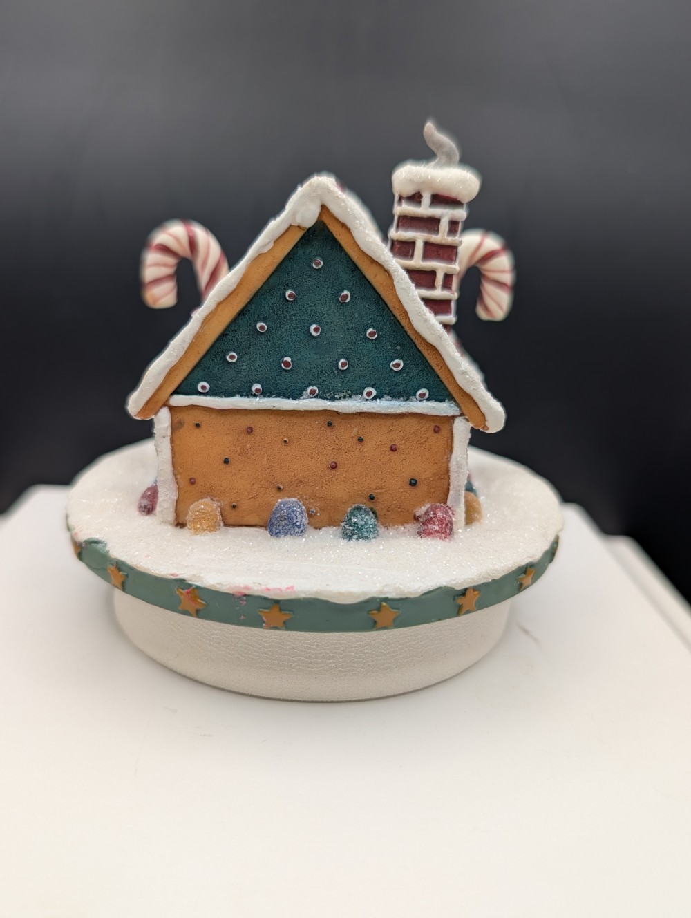 Gingerbread house jar topper
