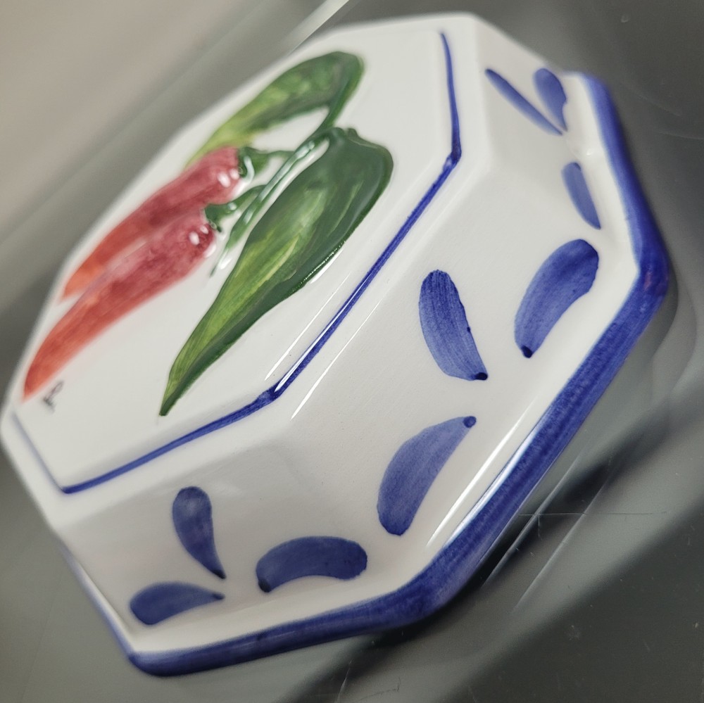 VTG Majolica-style Ceramic Mold Chili Peppers