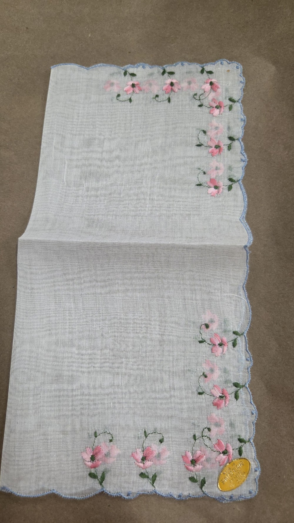 HK-796 white hankie blue scallops