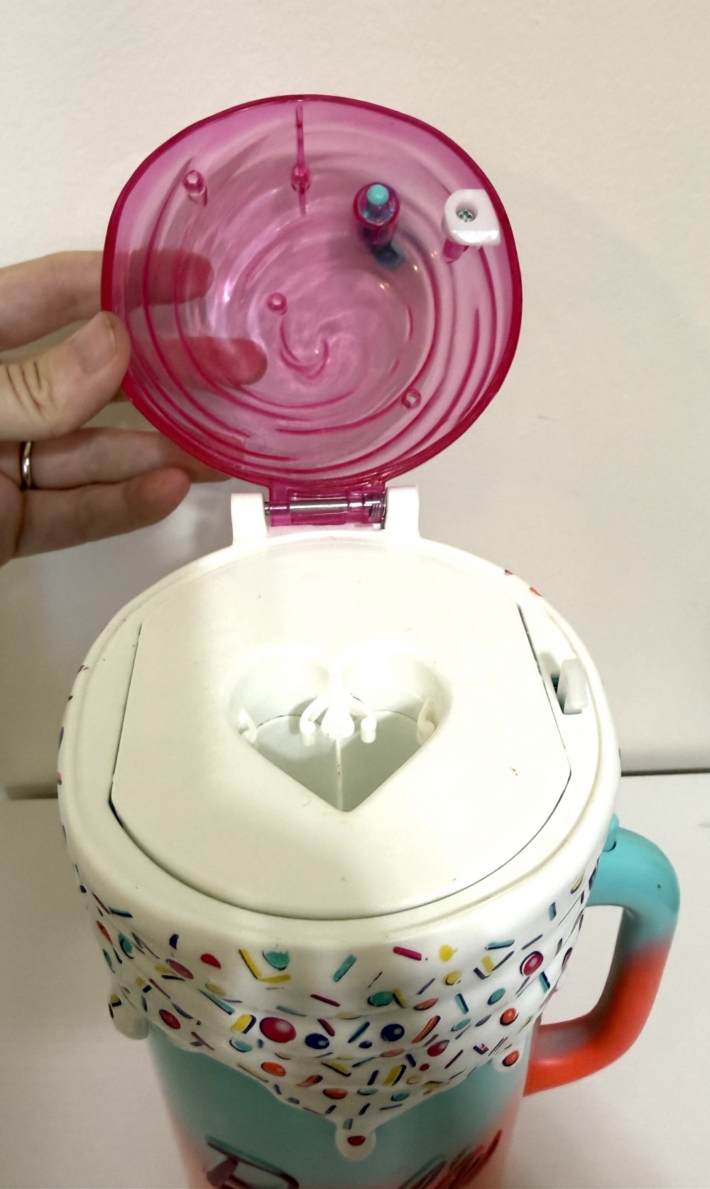 Barbie pop reveal rise container