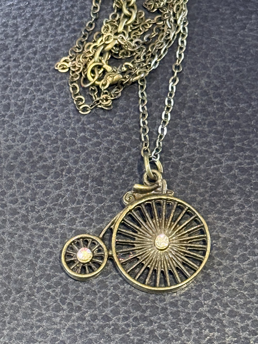 Pendant Necklace - Bicycle w Rhinestone in Bronze