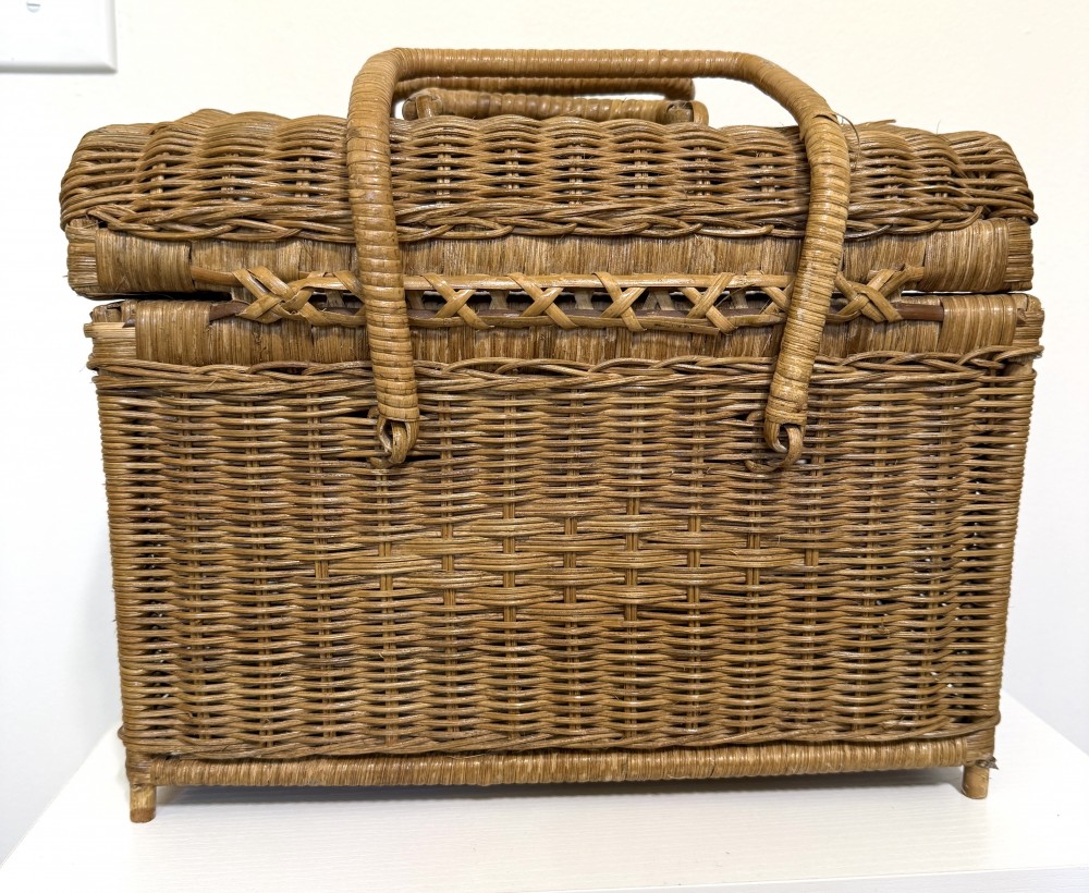 Wicker picnic basket
