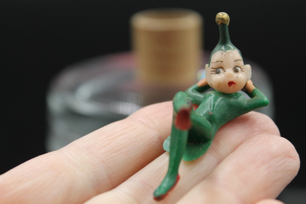 Vtg 1960s green micro pixie elf/ladybug figurine