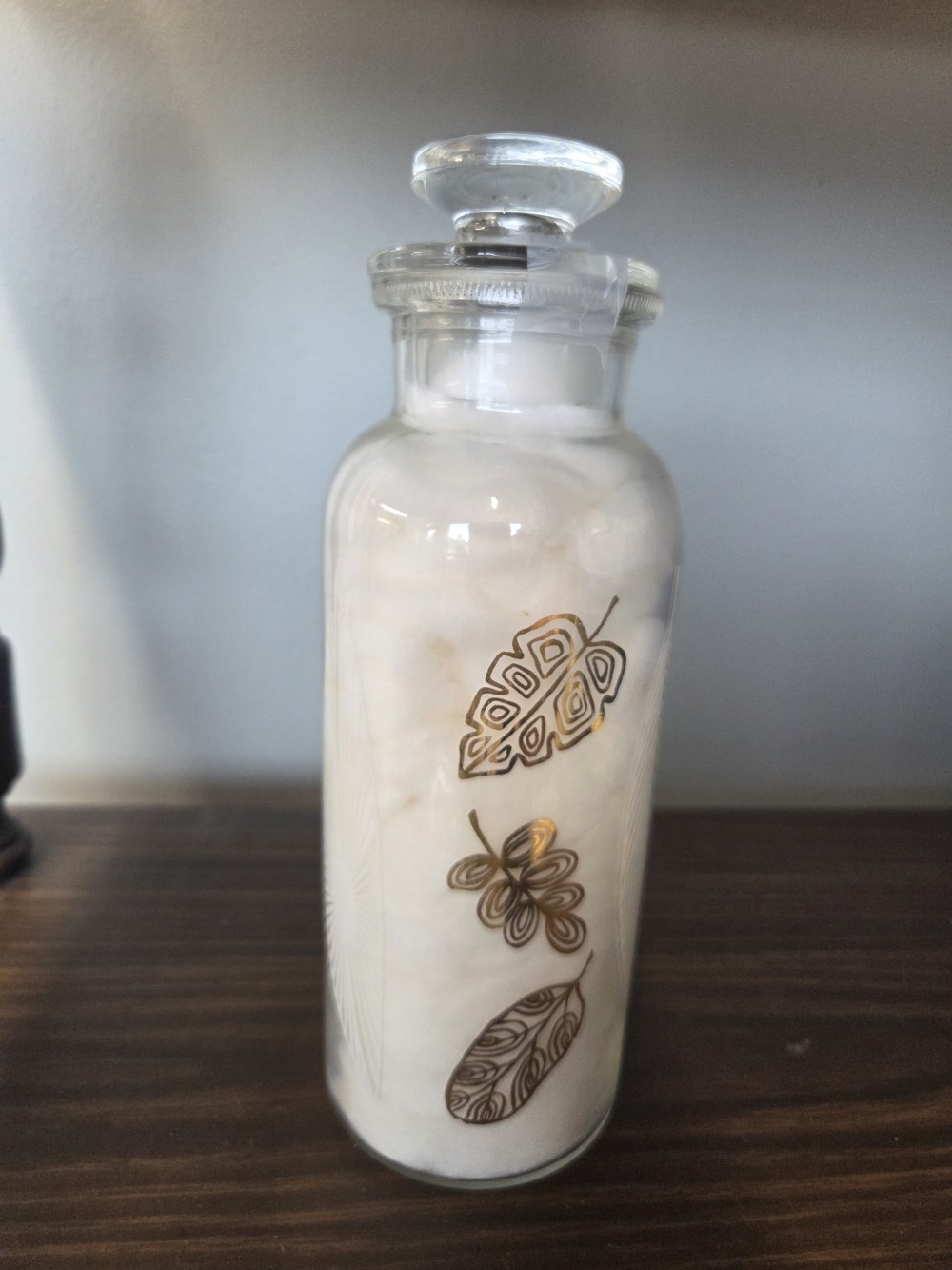 DO-1632 retro apothecary decanter