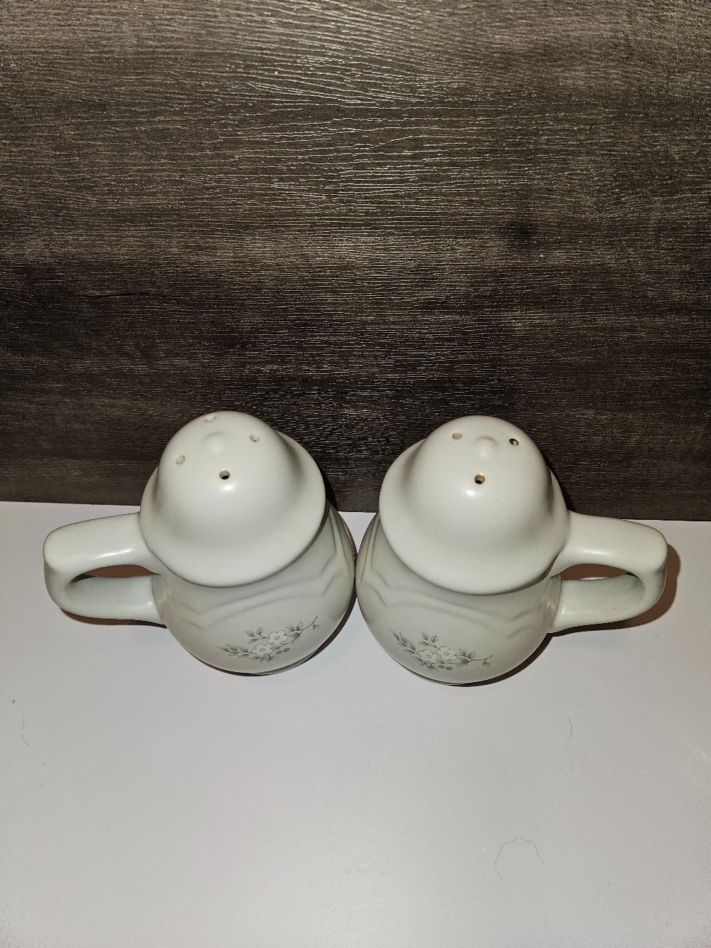 Pfaltzgraff Heirloom salt and pepper