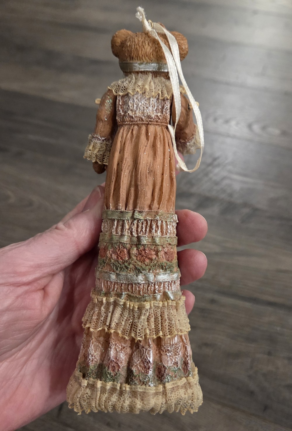 VTG Victorian Style Bear Figurine/Ornament