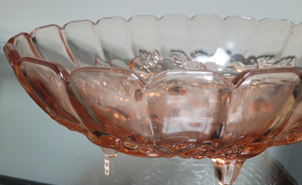 VTG Indiana Glass Garland footed fruit bowl pink