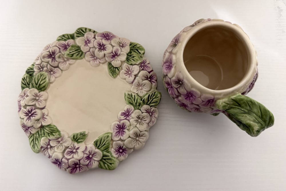 Hydrangea 3D cup and saucer