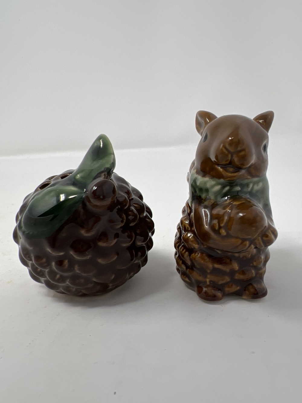 Vtg Squirrel & Acorn S & P Set