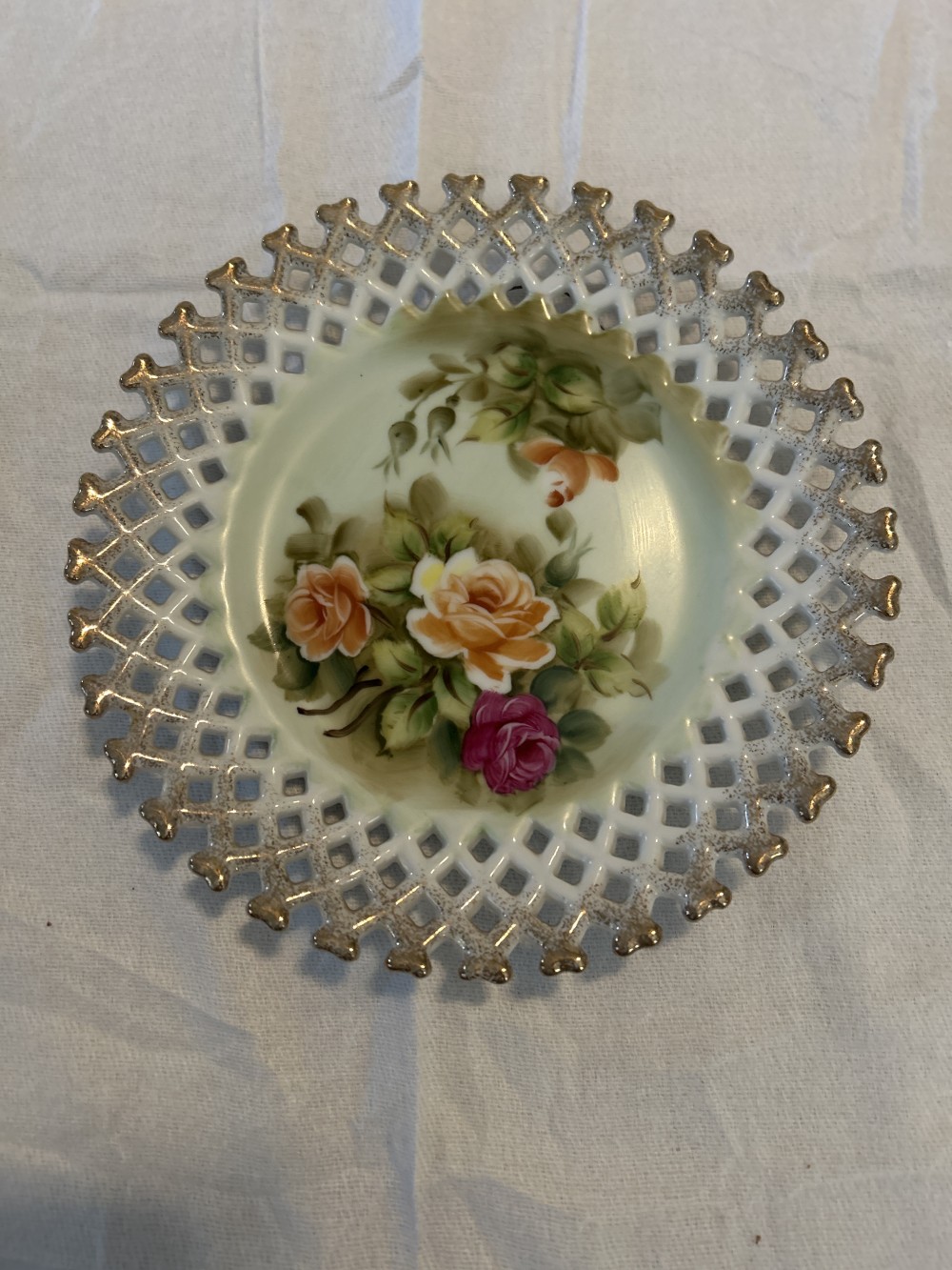 Vintage Norcrest Reticulated Collector's Plate P-718 - Pink & Yellow Roses - excellent condition - see pics