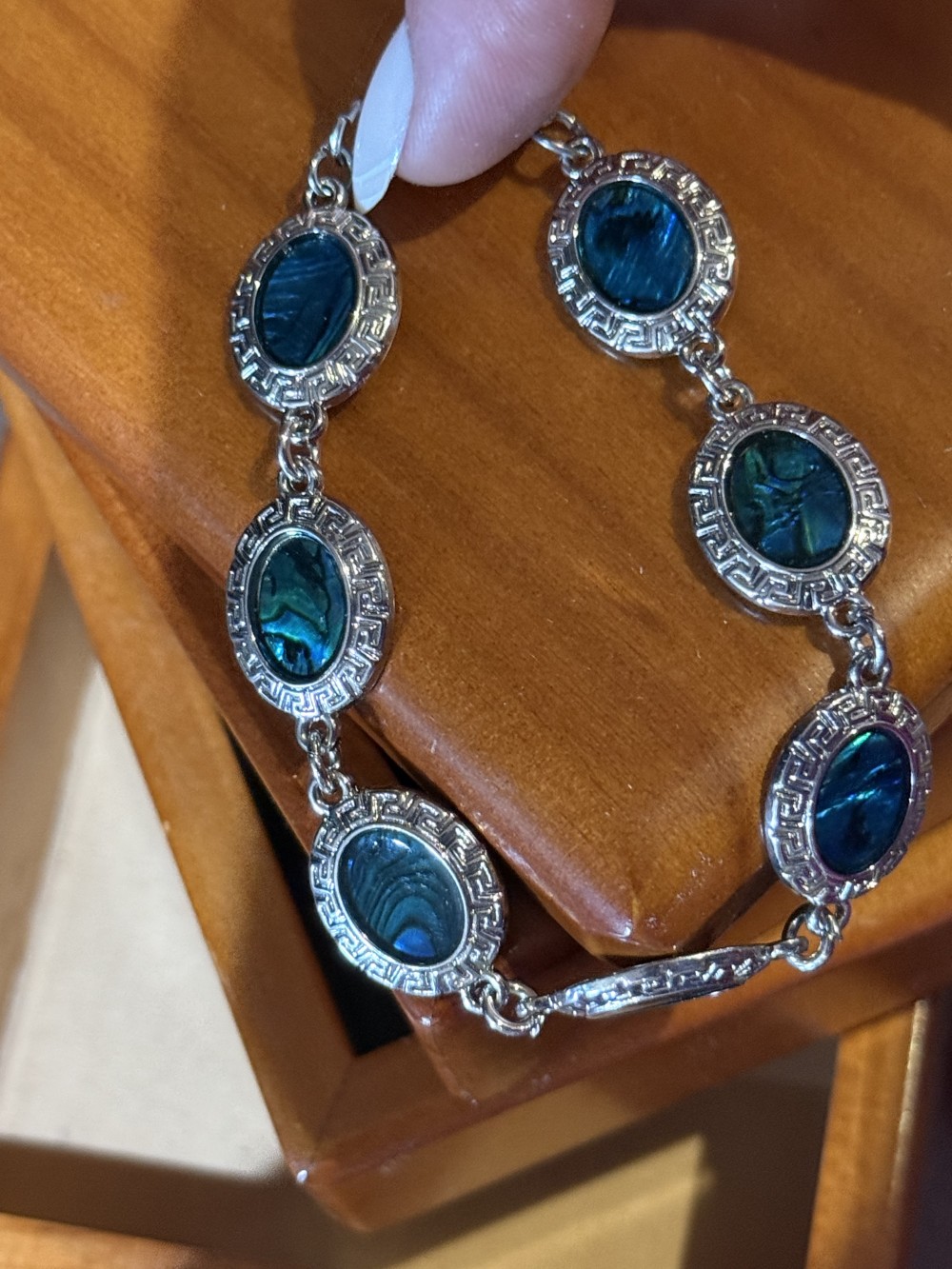 Bracelet Shell Inlay Medallions Set in Silver