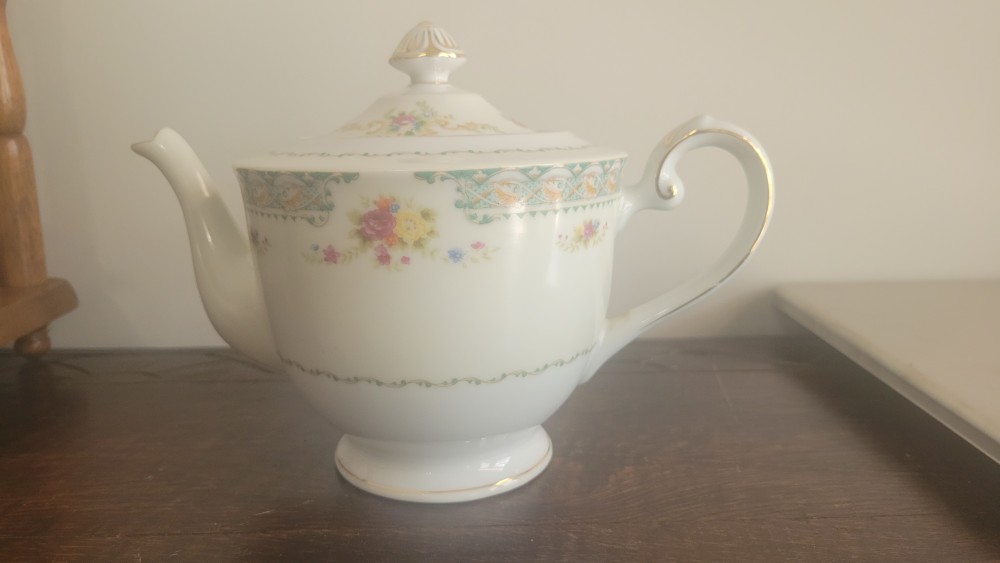 Albion China Teapot - Rose Pattern