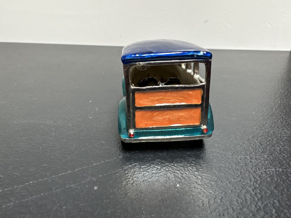Woody Jeweled Hinged Trinket Box by Art Form As-is