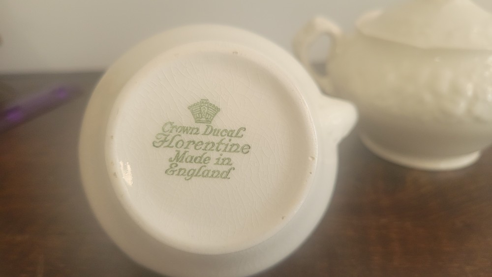 Crown Ducal Florentine Cream & Sugar Set