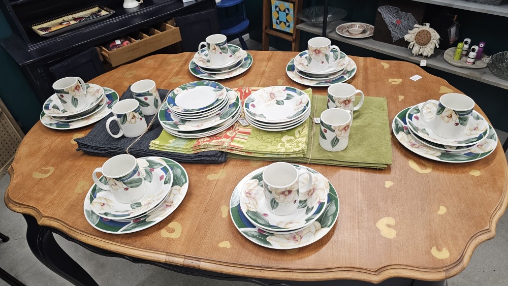 Savannah Grove Magnolia dish set(10 place setting)