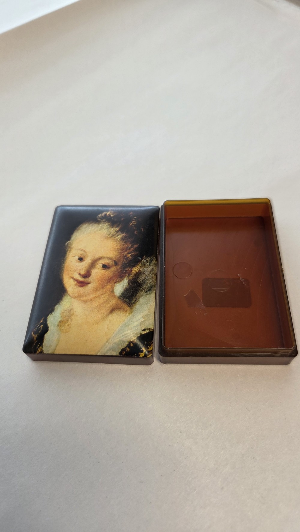 DO-1804 miniature box w/portrait