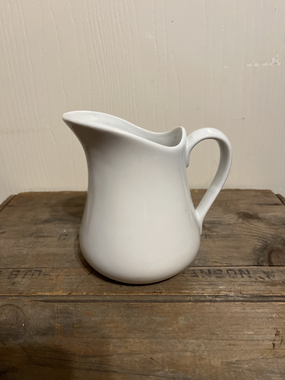 Vtg 1 qt Ironstone pitcher