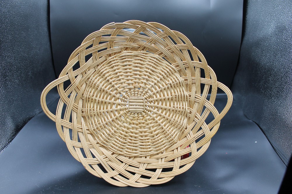 Shallow basket light tan with handles