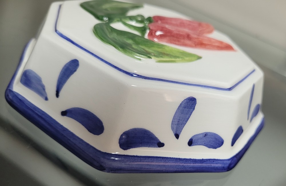 VTG Majolica-style Ceramic Mold Chili Peppers