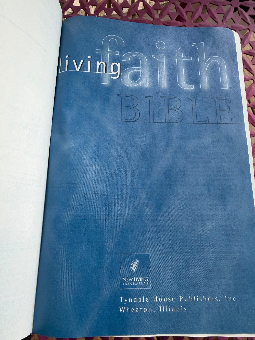 Living Faith Bible NLT - Black Bonded Leather