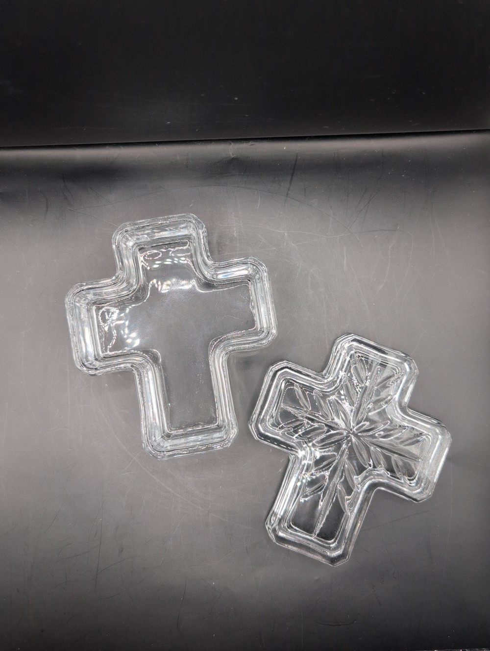 Cross Crystal trinket dish with lid, as is
