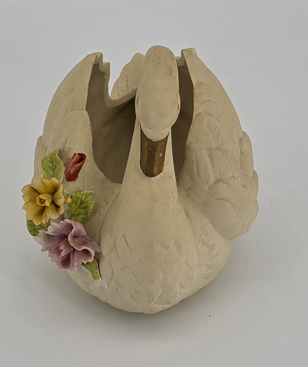 VTG Capodimonte Swan Planter with Flowers