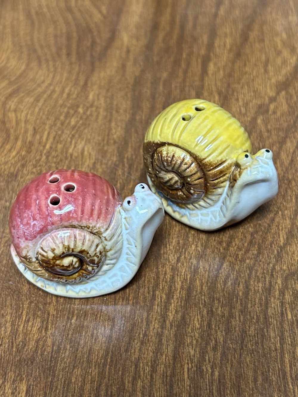 Vtg. Enesco Ceramic Snail Salt & Pepper Set