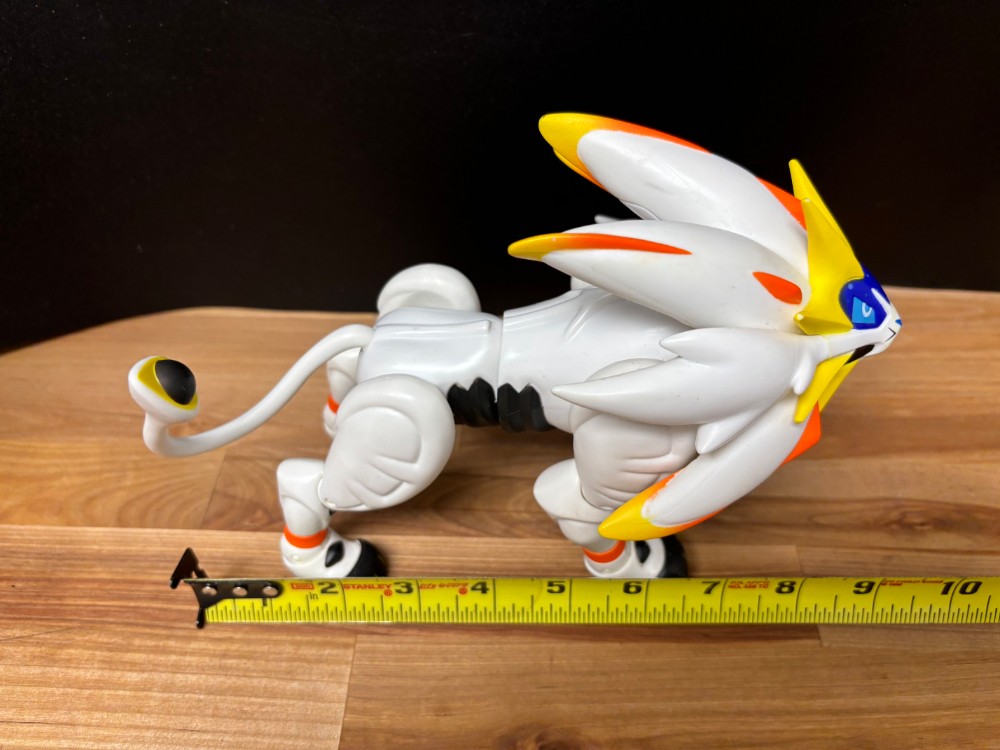 Pokémon Solgaleo Legendary Figure 2017 TOMY 9 Inch