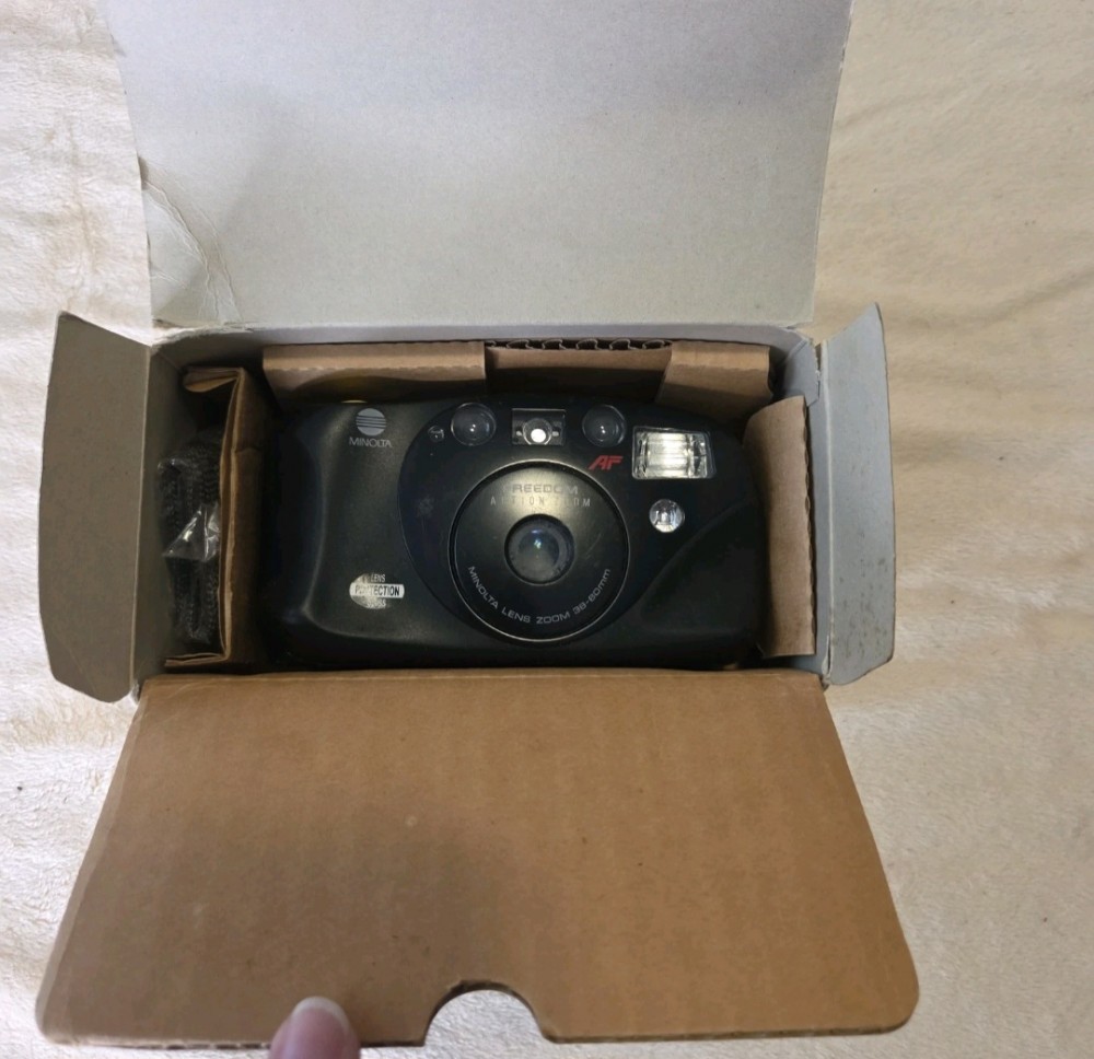 Minolta Freedom Action Zoom AF 35mm Camera, Point & Shoot Not Tested
