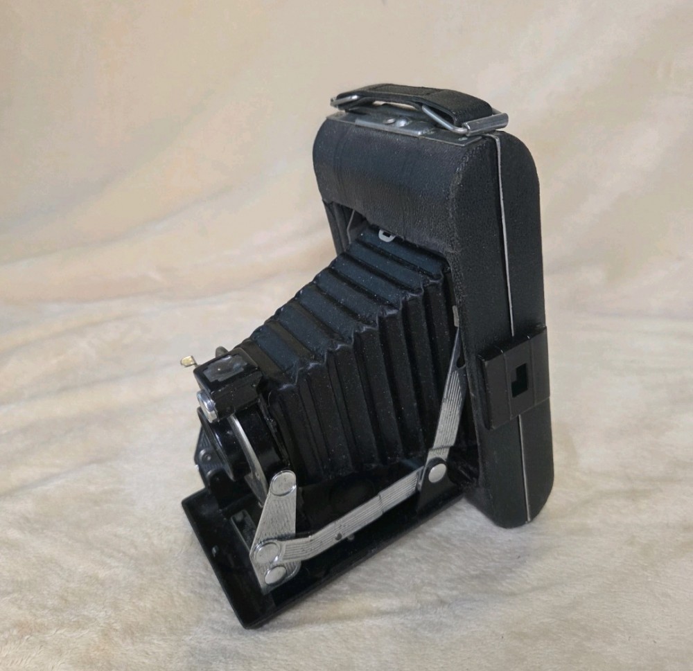 1930's Kodak Vigilant Jr 6-20 Folding Camera-As Is