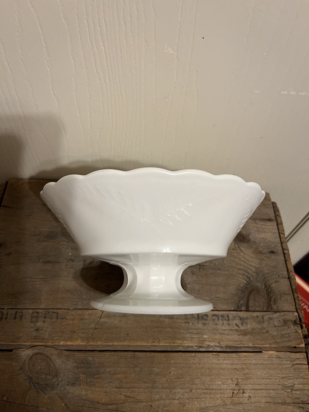 Vtg milk glass pedestal bowl - 8 inch