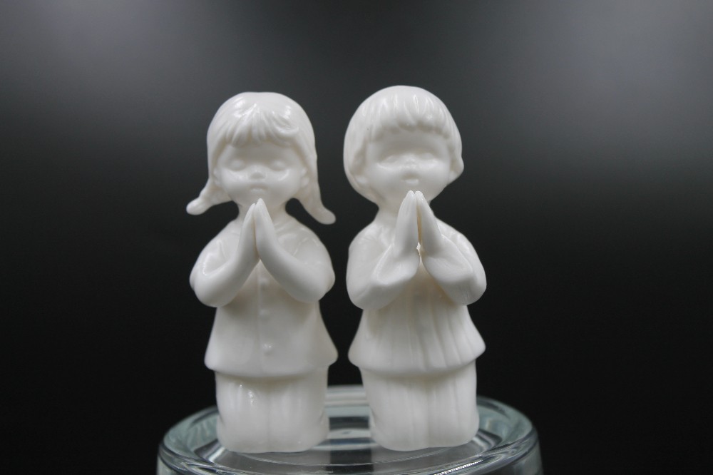 Vtg s/2 matte bisque praying boy/girl