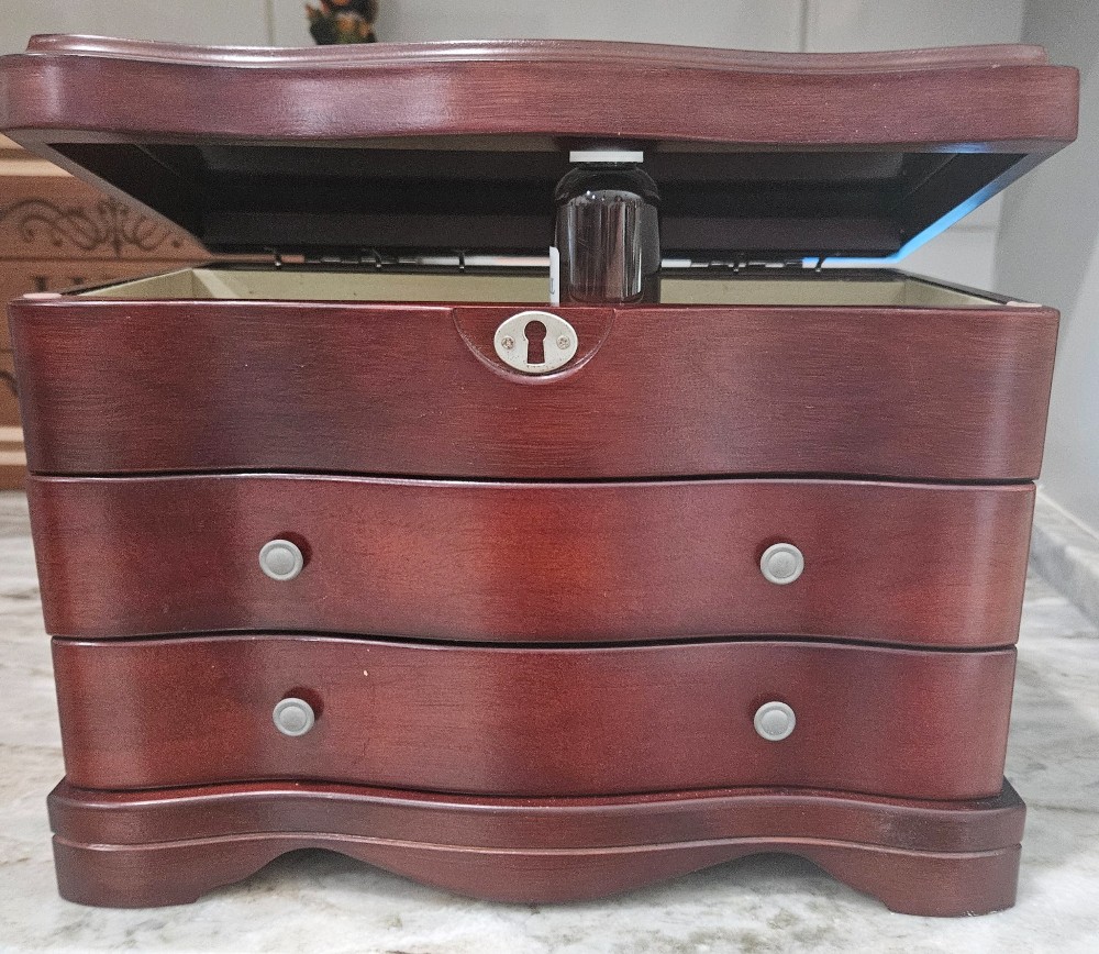 Cherry jewelry box