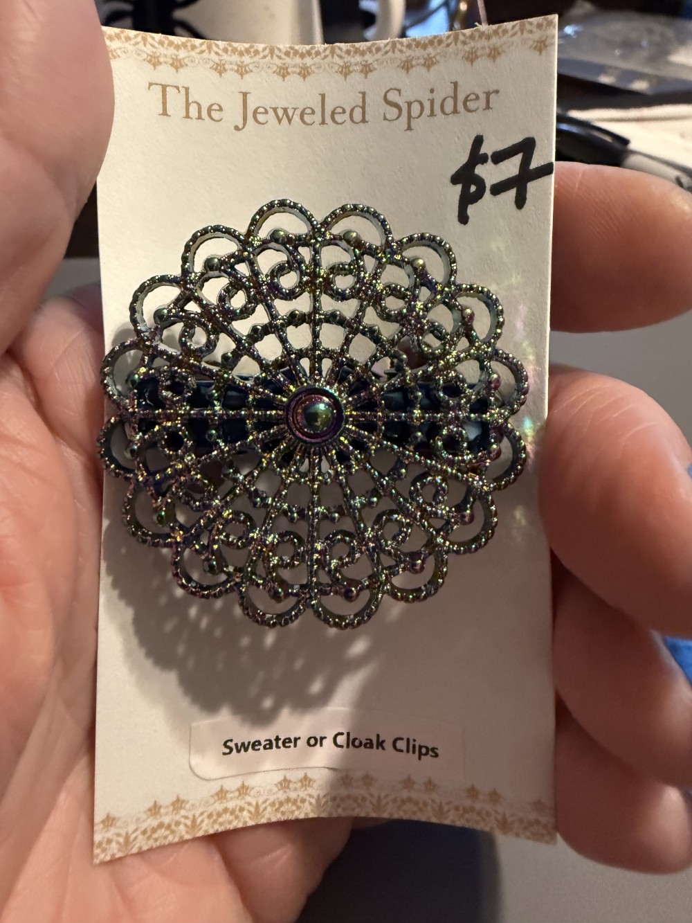 Sweater Clip, Cloak Clip, Dress Clip: Round 999 Scallop
