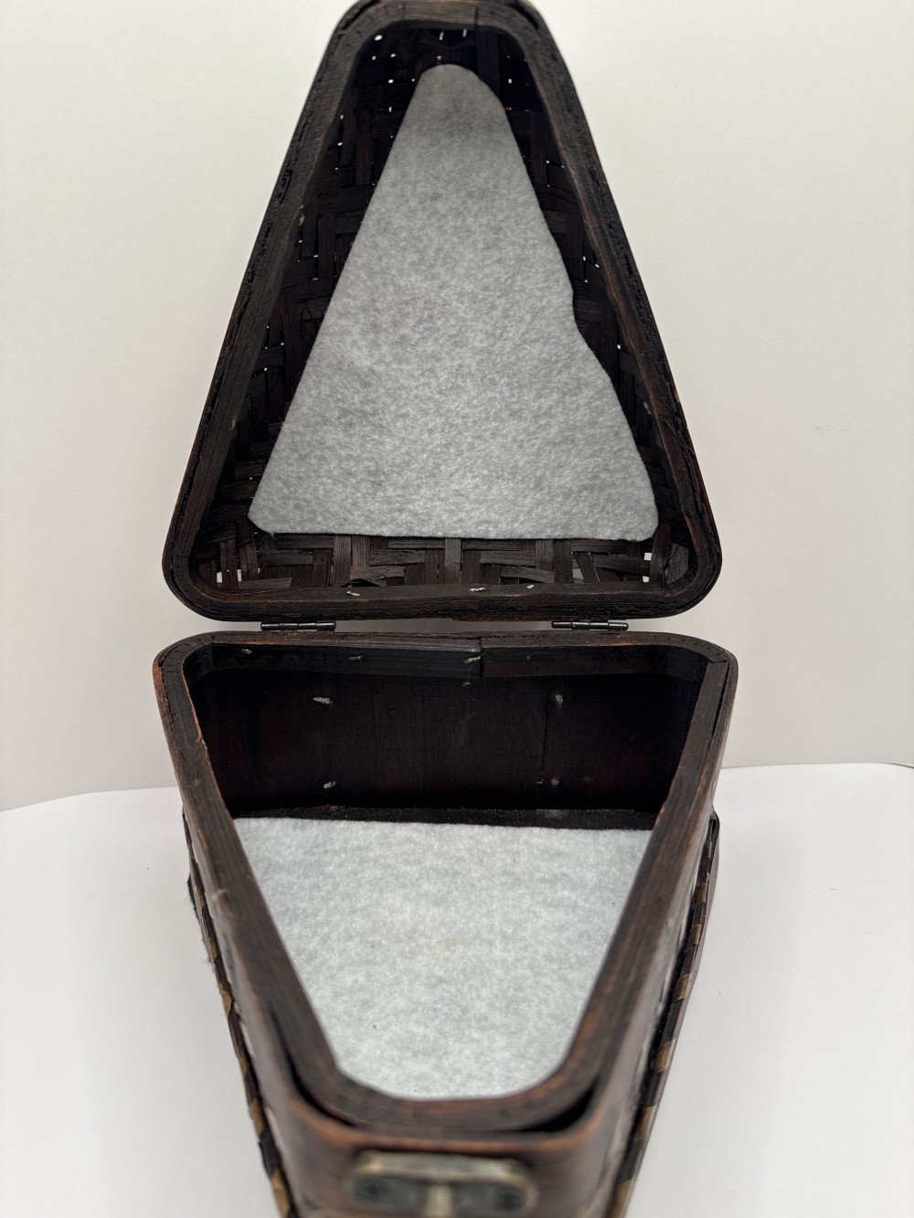 ANTIQUE CHINESE WOVEN TRIANGULAR BASKET
